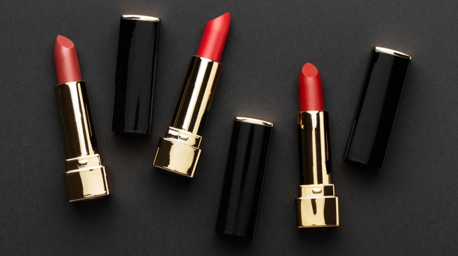 ilustrasi lipstik (magnific)