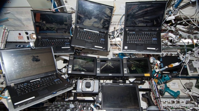 NASA Pensiunkan Laptop ThinkPad Setelah 33 Tahun di ISS, Apa Penggantinya?