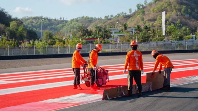 Proses persiapan Pertamina Grand Prix of Indonesia 2026. (Dok: InJourney)