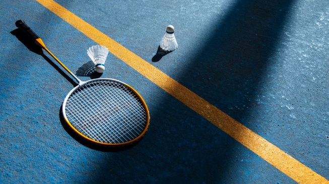 Pemula Wajib Tahu! 4 Cara Pilih Raket Badminton Biar Gak Salah Beli