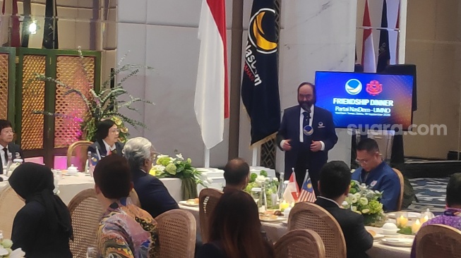 Ketua Umum Partai NasDem Surya Paloh menegaskan pentingnya mempererat hubungan bilateral antara Indonesia dan Malaysia. [Suara.com/Bagaskara]