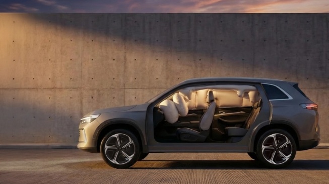 Fitur keamanan mobil listrik Polytron G3 Plus. (Polytron EV)