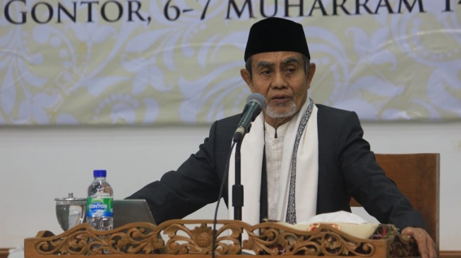 KH Hasan Abdullah Sahal, Pemimpin Gontor (Wikipedia)