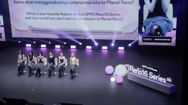 Grup Kpop BABYMONSTER saat tampil dalam acara OPPO x BABYMONSTER Global Fan Meet Up di Ciputra Artpreneur, Jakarta, Sabtu (19/9/2026). [Suara.com/Alfian Winanto]