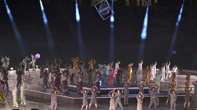 Para penari tampil dalam pembukaan Asian Games 2026 di Stadion Paloma Mizuho, Nagoya, Aichi, Jepang, Sabtu (19/9/2026). [ANTARA FOTO/Fauzan/sgd/YU]