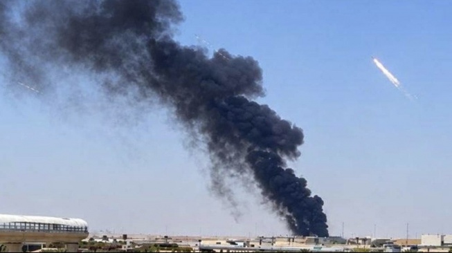 Riyadh Diguncang Serangan Houthi, Pasokan Minyak Global di Ujung Tanduk!