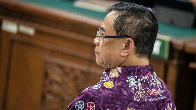 Bupati Pati nonaktif Sudewo menjalani sidang tuntutan kasus dugaan suap dan gratifikasi proyek Direktorat Jenderal Perkeretaapian (DJKA) Kementerian Perhubungan serta dugaan pemerasan dalam seleksi perangkat desa Kabupaten Pati di Pengadilan Tipikor, Semarang, Jawa Tengah, Senin (21/9/2026). [ANTARA FOTO/Aprillio Akbar]