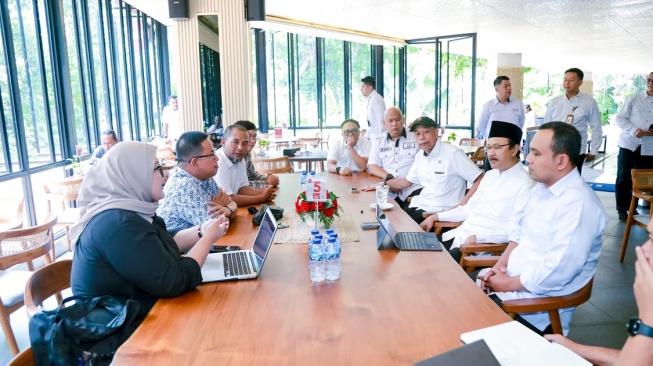 Gus Ipul Kembali Temui Warga Demo di Kemensos, 406 Keluarga Bakal Diproses Dapat Bansos