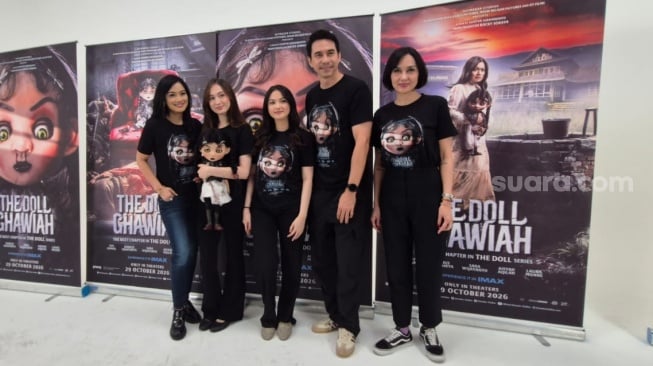 Film The Doll Ghawiyah yang dibintangi Darius Sinathrya, Titi Kamal, Sara Wijayanto, Aisyah Aqilah, dan Laura Moane siap tayang di bioskop pada 29 Oktober 2026. [Ferry Noviandi/Suara.com]