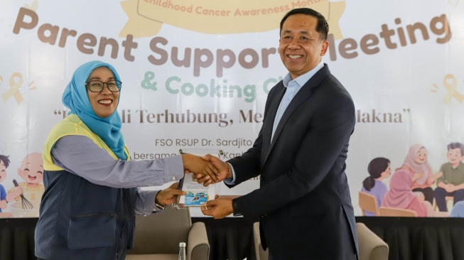 I Gede Sujana, General Manager Royal Ambarrukmo Yogyakarta, dalam Parent Support Meeting. (Dok: Hotel Royal Ambarrukmo)