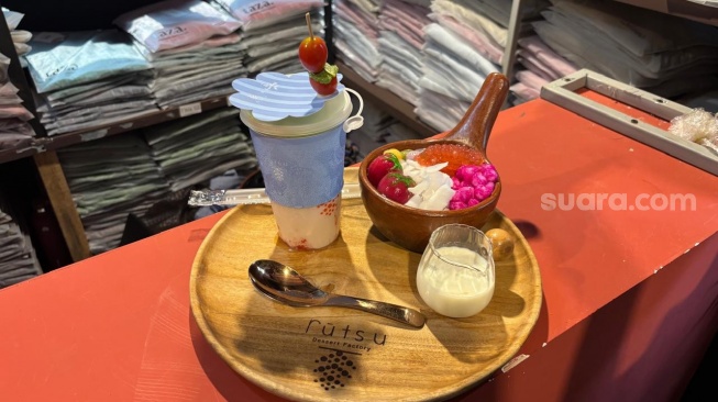 TAZA meluncurkan koleksi 26&deg; Rhapsody bertema ceri dan tomat. [Suara.com/Fajar Ramadhan]