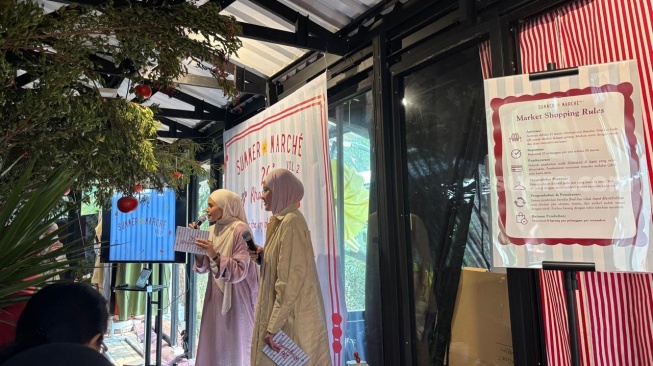 TAZA meluncurkan koleksi 26&deg; Rhapsody bertema ceri dan tomat. [Suara.com/Fajar Ramadhan]