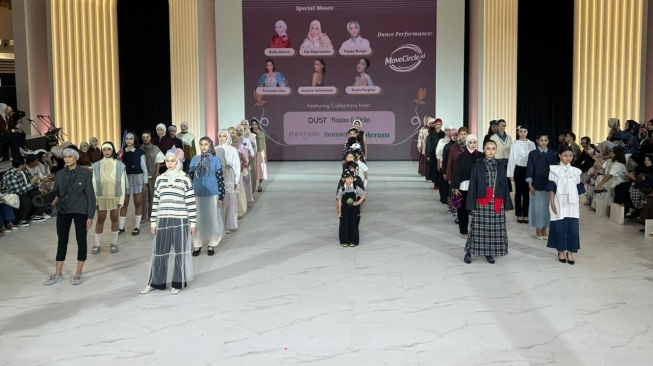 Anak tampil di ajang Fashion Nation 2026 yang berlangsung di Senayan City, Jakarta, Sabtu (19/9/2026). [Suara.com/Dini Afrianti]