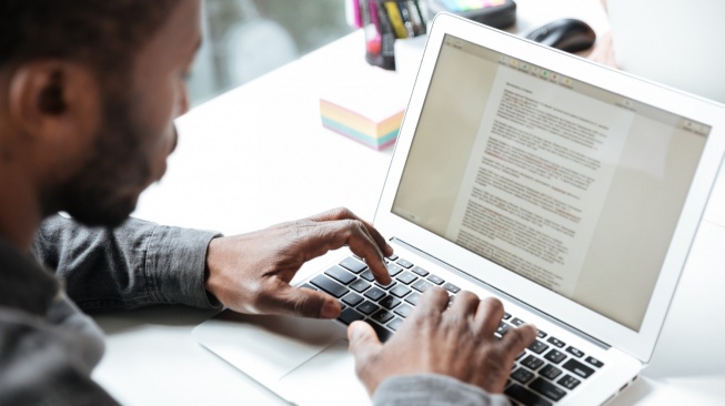 Cara Menghapus Halaman Kosong di Microsoft Word Windows dan macOS
