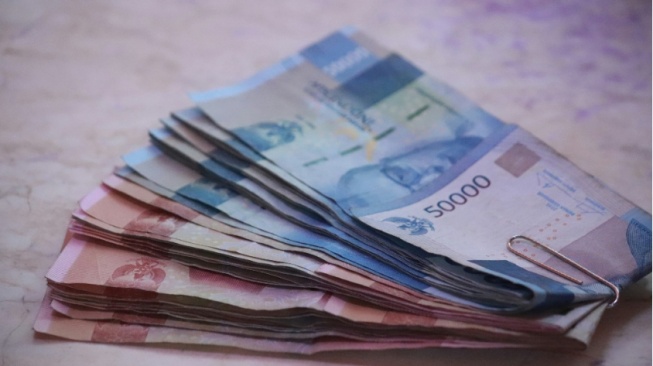 Bukan Tak Tahu Diri, Ini Alasan Lulusan Kabupaten Berhak Ajukan Gaji Tinggi