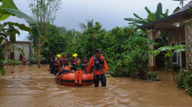 150 KK Terdampak Banjir Bandang Tanggamus, Puluhan Rumah dan Lahan Warga Rusak