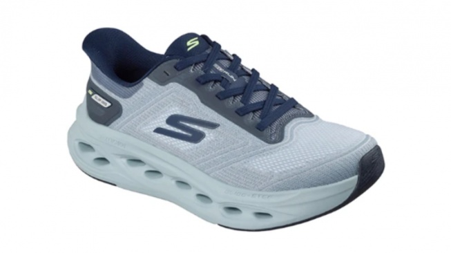 Skechers Max Cushioning Glide. [Skechers]