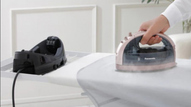 Apa Saja Model Setrika Panasonic? Ini 5 Pilihan dari Dry Iron hingga Cordless