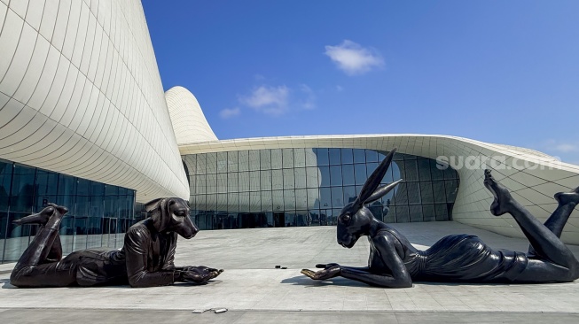 Suasana Heydar Aliyev Center di Baku, Azerbaijan, Senin (21/9/2026). [Suara.com/Rizka Chaerani]