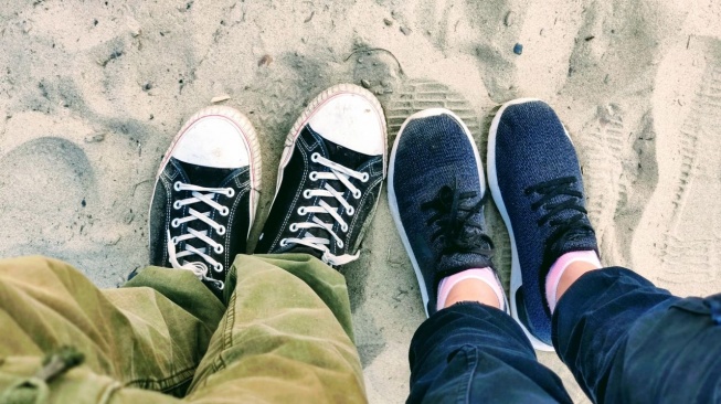 5 Cara Memilih Sneakers dengan Bantalan Terbaik agar Nyaman untuk Jalan Jauh
