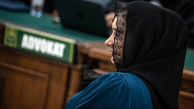 Terdakwa kasus dugaan korupsi pengadaan barang dan jasa di Pemkab Pekalongan Fadia Arafiq mengikuti sidang tuntutan di Pengadilan Tipikor, Semarang, Jawa Tengah, Kamis (24/9/2026). [ANTARA FOTO/Aprillio Akbar/wsj]
