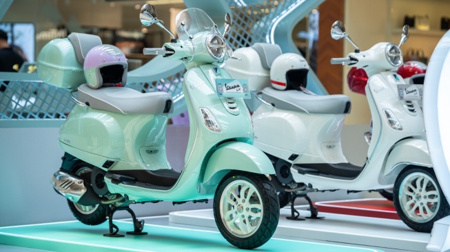 Intip Deretan Warna Baru Vespa LX 150 dan Koleksi Helm Resmi Piaggio Indonesia