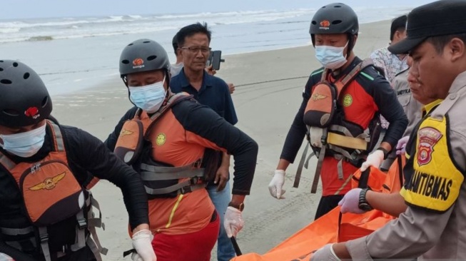 Lagi, Mayat Tanpa Identitas Ditemukan di Pesisir Pantai Mukomuko Bengkulu