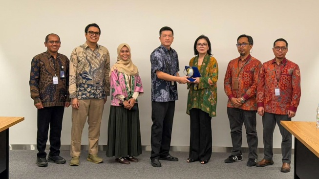 PT Biro Klasifikasi Indonesia (Persero) atau BKI berpartisipasi dalam kegiatan pengabdian kepada masyarakat yang diselenggarakan oleh tim dosen Fakultas Ilmu Administrasi Universitas Indonesia (FIA UI) bekerja sama dengan PT Pegaunihan Technology Indonesia di Batam, Kepulauan Riau. [handout]