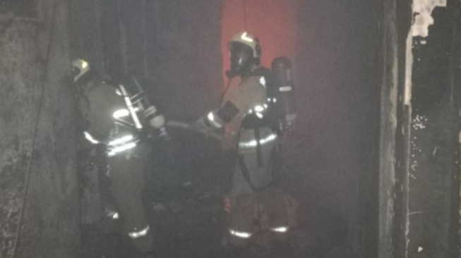 Gudang di Karet Kuningan Hangus Terbakar Diduga Akibat Korsleting Listrik, Kerugian Capai Rp1 Miliar
