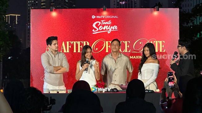 Para pemain serial Tante Sonya dalam jumpa pers di kawasan Senayan, Jakarta, Kamis (24/9/2026) [Suara.com/Sumarni]