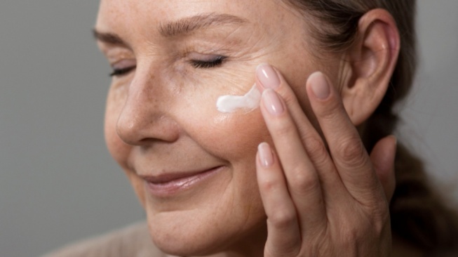 5 Moisturizer dengan Vitamin E Terbaik untuk Kulit Kering dan Cegah Penuaan Dini