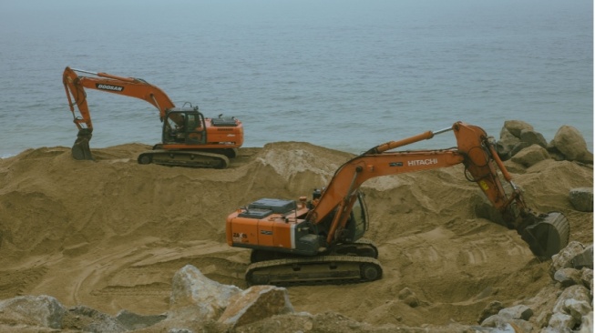 Tak Hanya Terumbu Karang, Pengerukan Pasir Laut Bisa Ganggu Kehidupan Kerapu Sunu