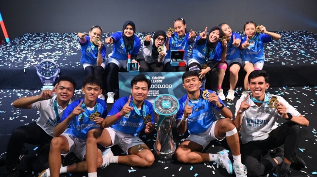 UNS Surakarta menjuarai Campus League Badminton 2026 The Nationals setelah mengalahkan BINUS Jakarta dalam drama rubber set di GOR Bandung. [Dok. Campus League]