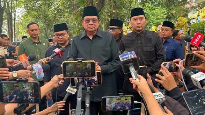 Kenang Guruh Soekarnoputra, SBY Cerita Momen saat Keduanya Berbagi Kanvas di Pameran Lukisan