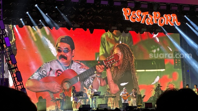 Inul Daratista Bikin Pestapora Bergoyang, Adam Suseno Muncul Bawa Gitar