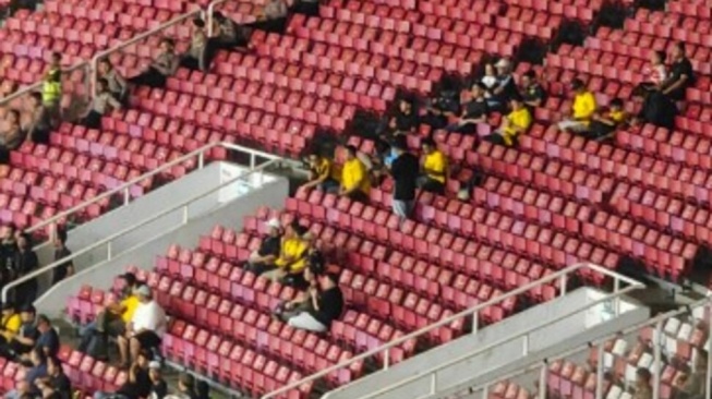 Suasana GBK Terkendali, Suporter Malaysia Merasa Lebih Aman Jelang Lawan Timnas Indonesia