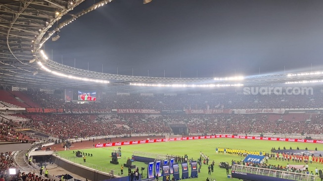 Duel klasik Timnas Indonesia vs Malaysia dalam laga FIFA ASEAN Cup 2026 di Stadion Gelora Bung Karno (GBK), Jakarta, ternyata tidak membuat antusias suporter besar. [Suara.com/Adie]