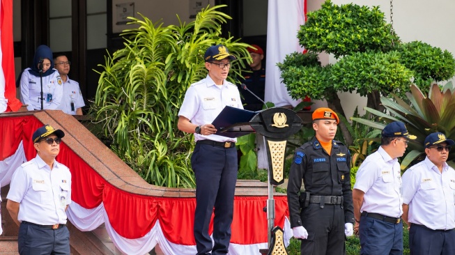 PT Kereta Api Indonesia (Persero) memperingati Hari Ulang Tahun (HUT) ke-81 melalui upacara di Kantor Pusat KAI, Bandung, Senin (28/2026). [Handout]