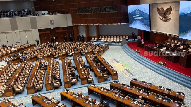 Buka Sidang Paripurna RUU APBN 2027, Puan Sebut 291 Anggota DPR Hadir dan Sisanya Izin