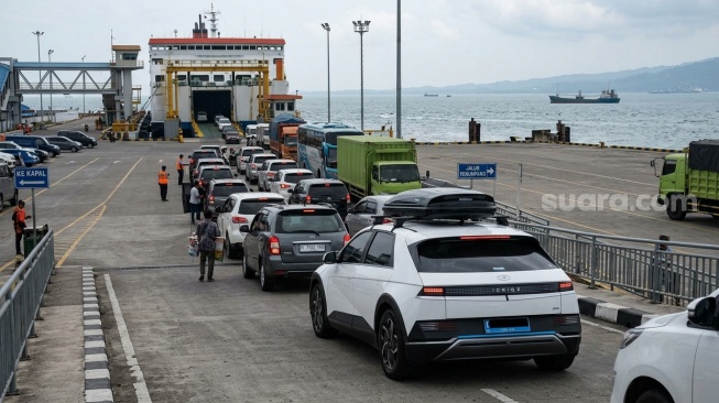 Syarat Wajib Mobil Listrik Naik Kapal Feri: Persiapan Penting Sebelum Menyeberang Pulau