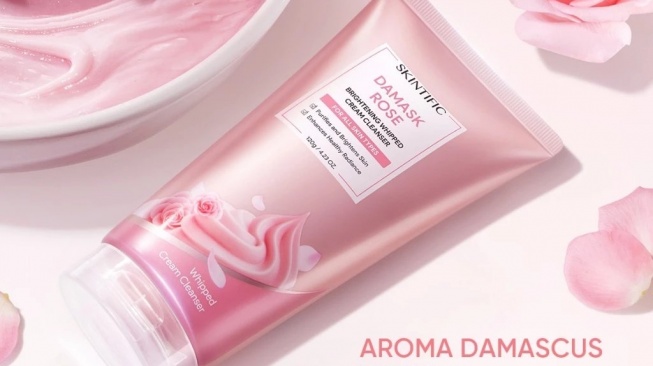 Skintific Damask Rose Brightening Whipped Cream Cleanser (Shopee)