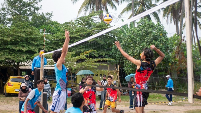 CHASE Volleyball Tournament 2026 Chandra Asri Group mempertandingkan 22 tim dari wilayah Ciwandan, Citangkil, Pulo Ampel, dan Anyer beradu sportivitas dalam CHASE Volleyball Tournament 2026 (Dok: Chandra Asri)
