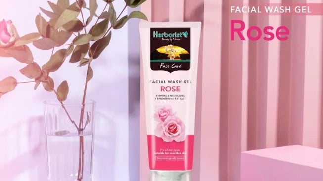 Herborist Rose Facial Wash Gel (Shopee)