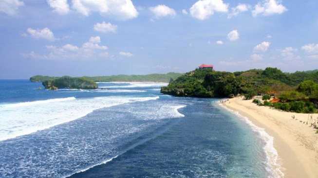 Pantai Sundak (visitingjogja.jogjaprov.go.id)