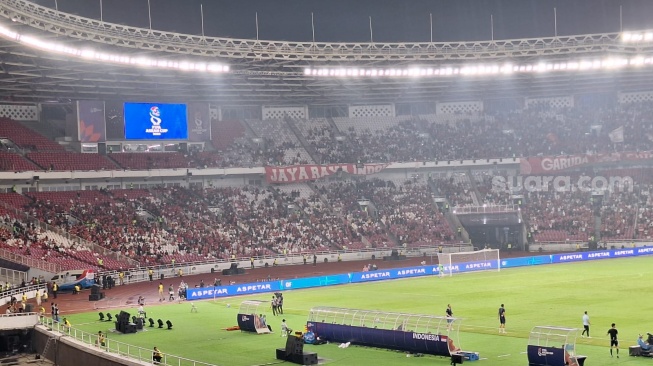 Laga Timnas Indonesia vs Bangladesh di partai pamungkas Grup A FIFA ASEAN Cup 2026 sepi, Kamis 1 Oktober 2026. Bahkan, dua kelompok suporter Timnas Indonesia yakni La Grande dan Ultras Garuda tidak kelihatan. [Suara.com/Adie]