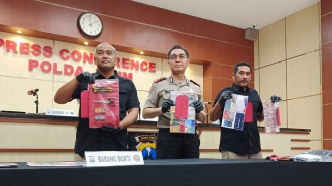 Ganjal ATM Pakai Tusuk Gigi, Komplotan Residivis Gasak Uang Nasabah di Jatim