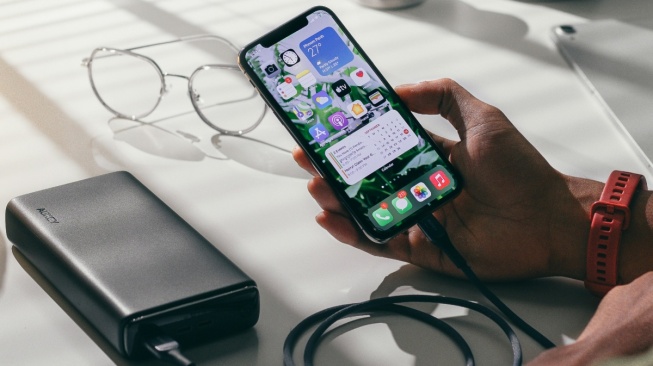 4 Rekomendasi Power Bank 20.000 mAh untuk iPhone, Mulai Rp300 Ribuan
