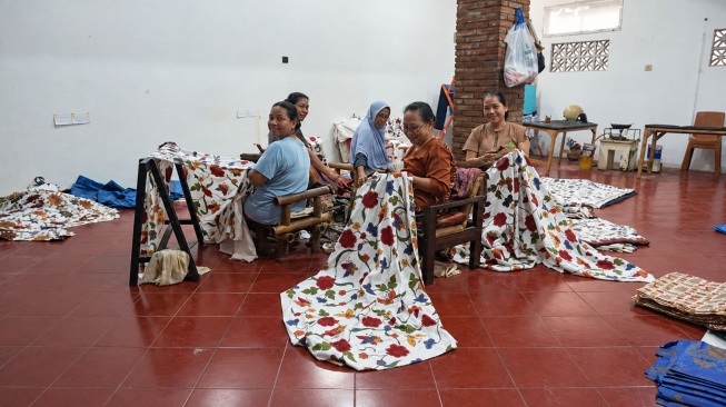 Salah satu pengusaha batik lokal yang berhasil menembus pasar internasional adalah Nona Rara. (Dok: Shopee)