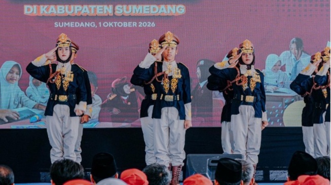 Penampilan Siswa Bikin Orang Tua Haru, Gus Ipul: 1 Tahun di Sekolah Rakyat Jadi Lebih Percaya Diri