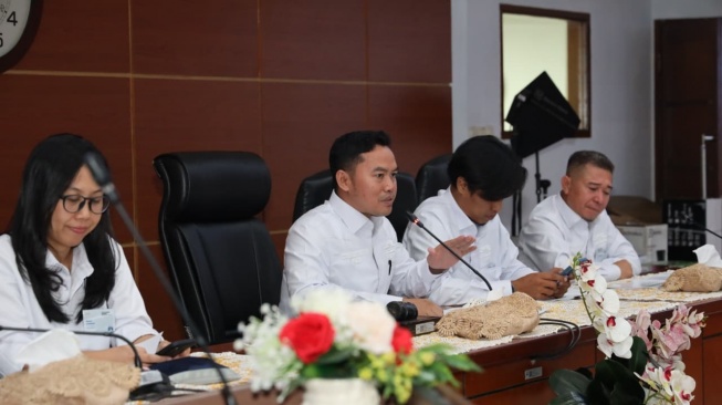Mantan Ketua KWP, Ariawan (kedua dari kiri) di Wisma DPR RI, Kopo, Bogor, Jawa Barat, Jumat (2/10/2026). [Ist]